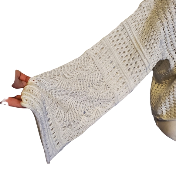 LC Lauren Conrad White Pointelle Crop Bell Sleeve Sweater - Picture 3 of 13